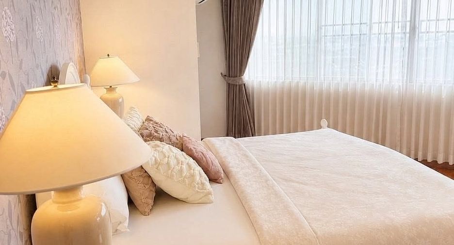 For rent 4 bedrooms condo in Mueang Chiang Mai, Chiang Mai