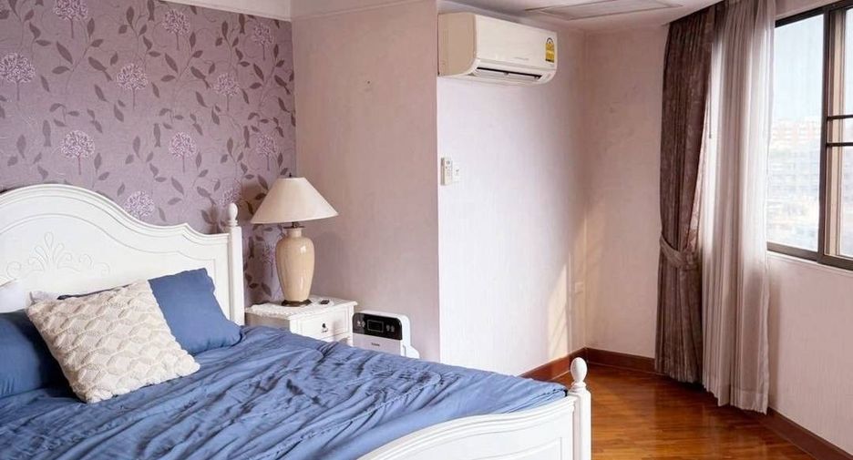 For rent 4 bedrooms condo in Mueang Chiang Mai, Chiang Mai