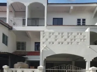 Reihenhaus zum Kauf und zur Miete mit 4 Zimmer in Mueang Chiang Mai, Chiang Mai