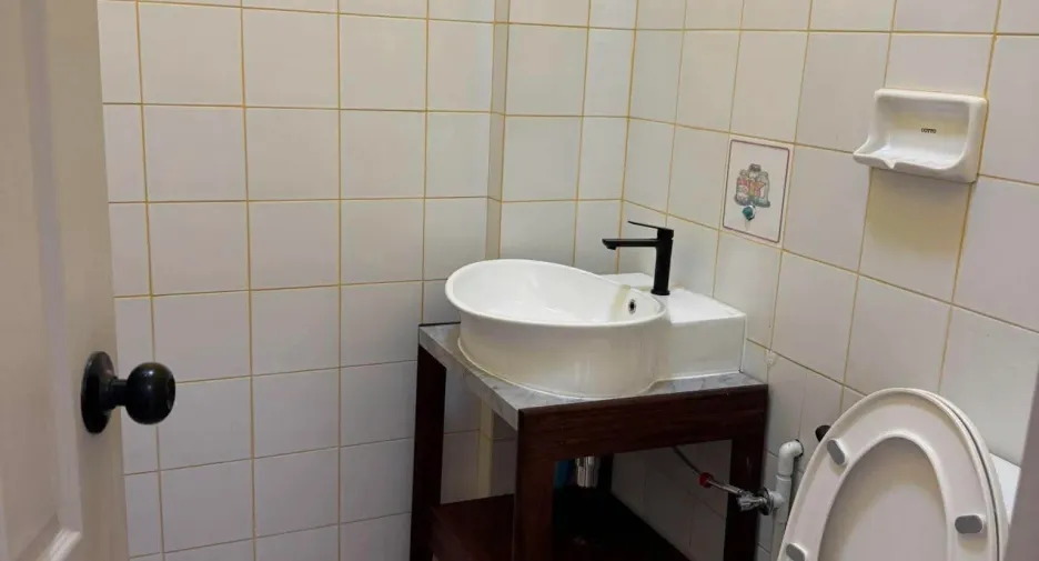 For rent and for sale 4 bedrooms townhouse in Mueang Chiang Mai, Chiang Mai