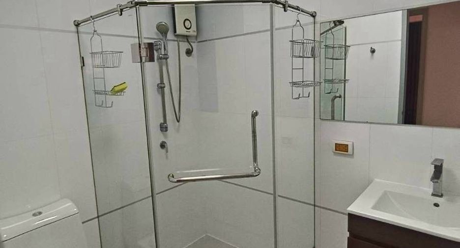 Wohnung zur Miete mit 2 Zimmer in Watthana, Bangkok