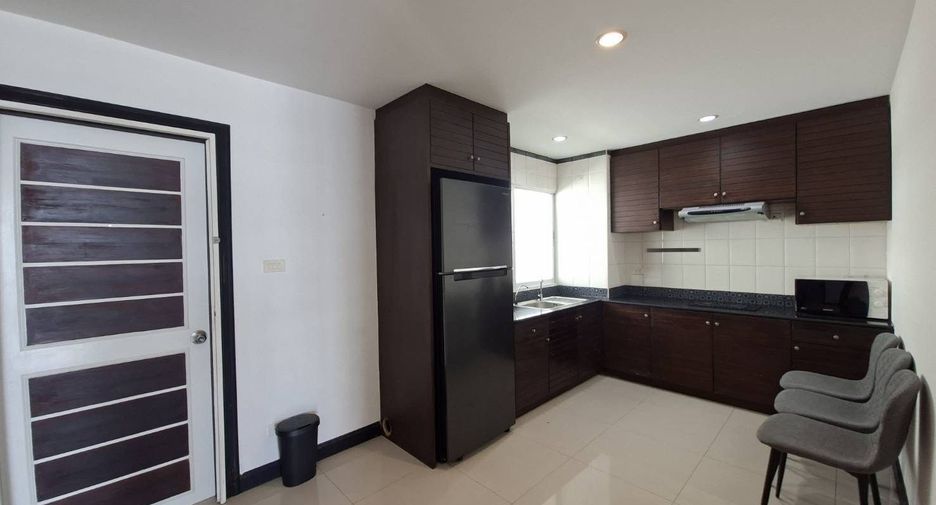 For rent 2 ベッドルーム condo in Phra Khanong, Bangkok