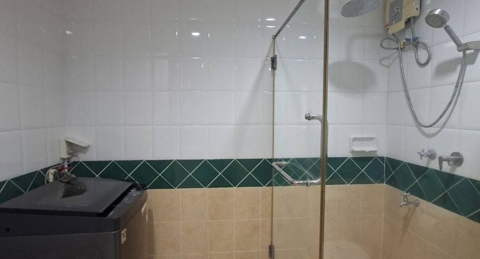 For rent 2 ベッドルーム condo in Phra Khanong, Bangkok