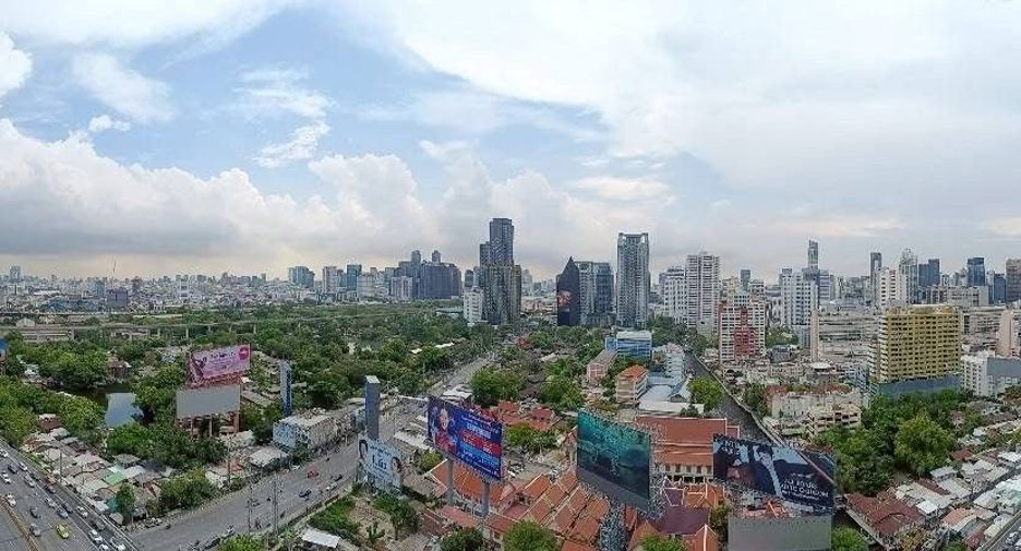 À louer 2 chambres condo à Watthana, Bangkok