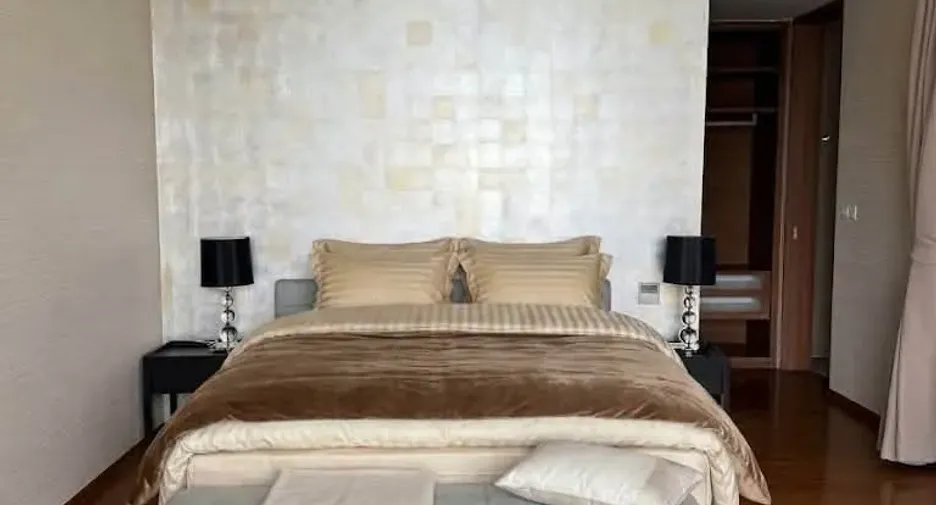 For rent 2 bedrooms condo in Sathon, Bangkok
