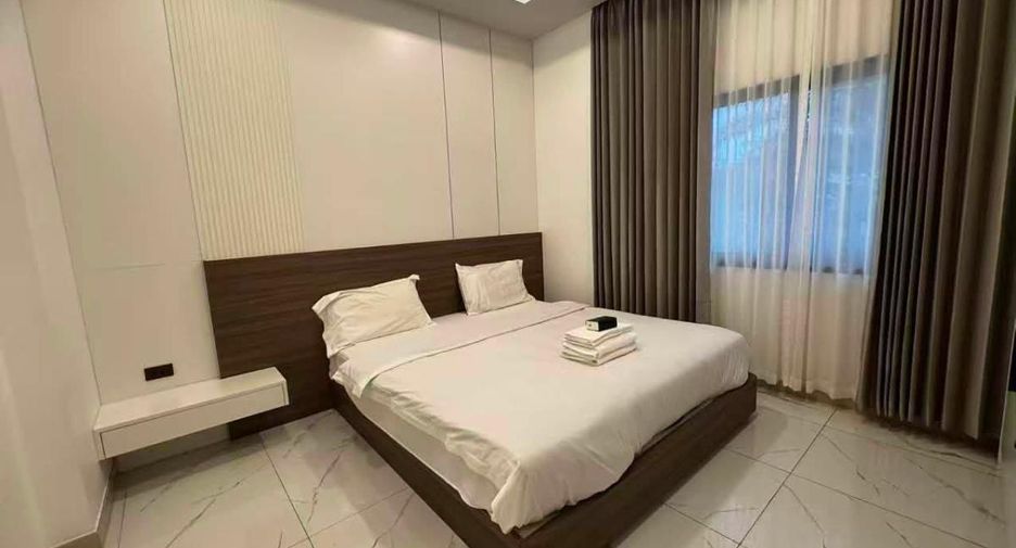À louer 5 chambres maison à Bang Lamung, Chonburi