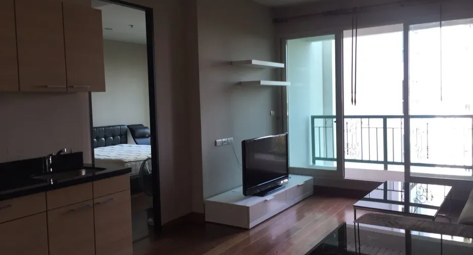 For rent 1 bed condo in Pathum Wan, Bangkok