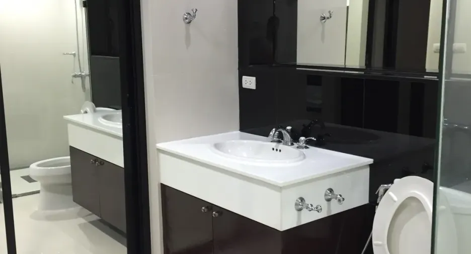 For rent 1 bed condo in Pathum Wan, Bangkok
