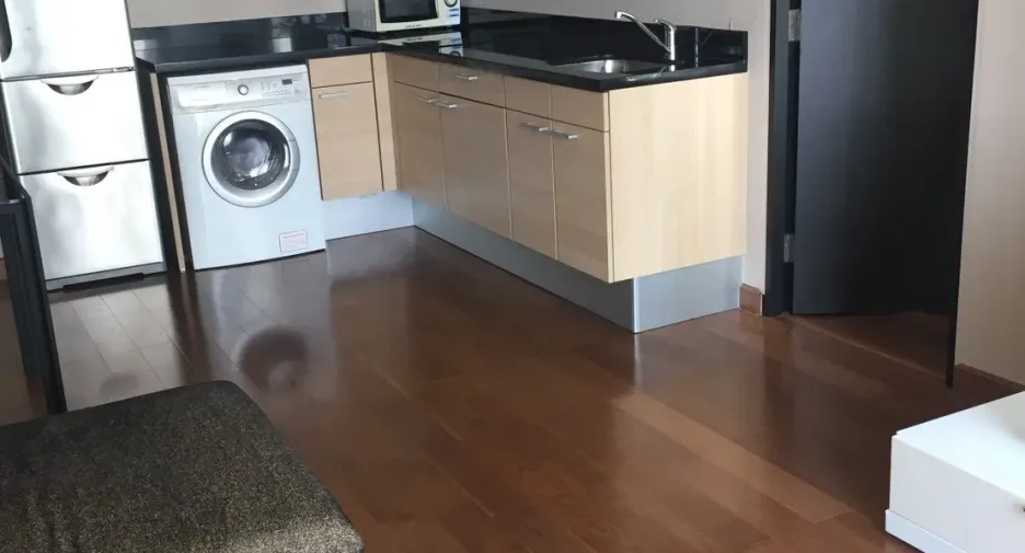 For rent 1 bed condo in Pathum Wan, Bangkok