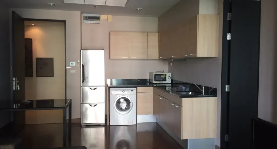 For rent 1 bed condo in Pathum Wan, Bangkok