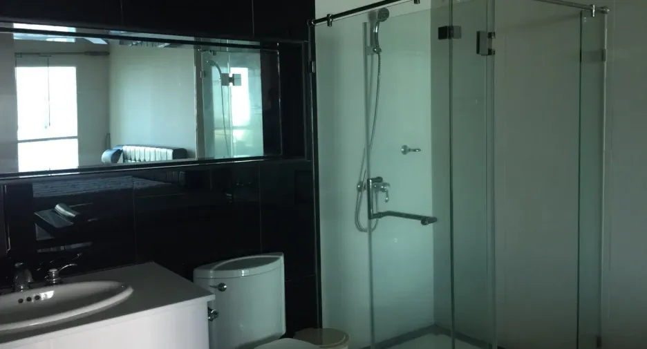 For rent 1 bed condo in Pathum Wan, Bangkok
