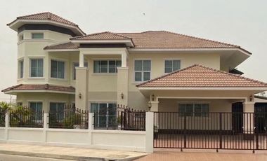 For sale 8 bedrooms house in San Kamphaeng, Chiang Mai