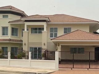 Casa en venta de 8 habitaciones en San Kamphaeng, Chiang Mai