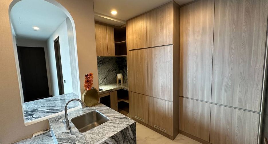 For rent and for sale 2 bedrooms condo in Khlong Toei, Bangkok