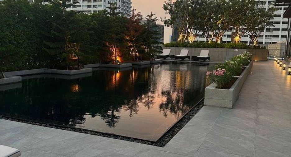 For sale 3 bedrooms condo in Watthana, Bangkok