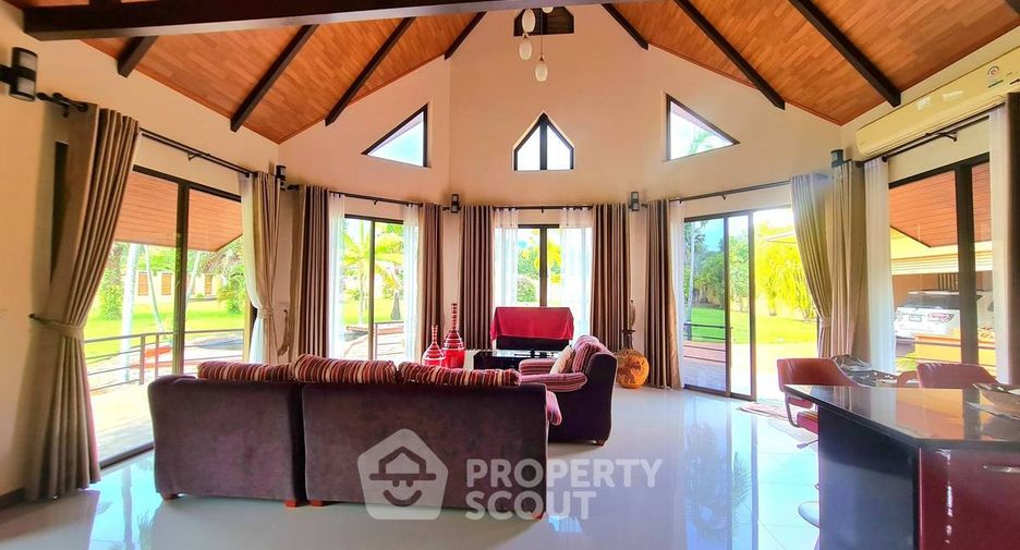 For sale 6 bedrooms villa in Sattahip, Pattaya