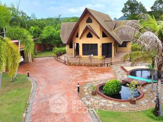 Villa zum Kauf mit 6 Zimmer in Sattahip, Chonburi