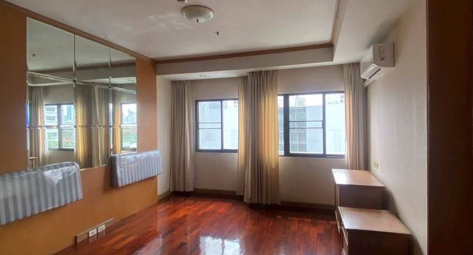For rent 2 bedrooms apartment in Watthana, Bangkok