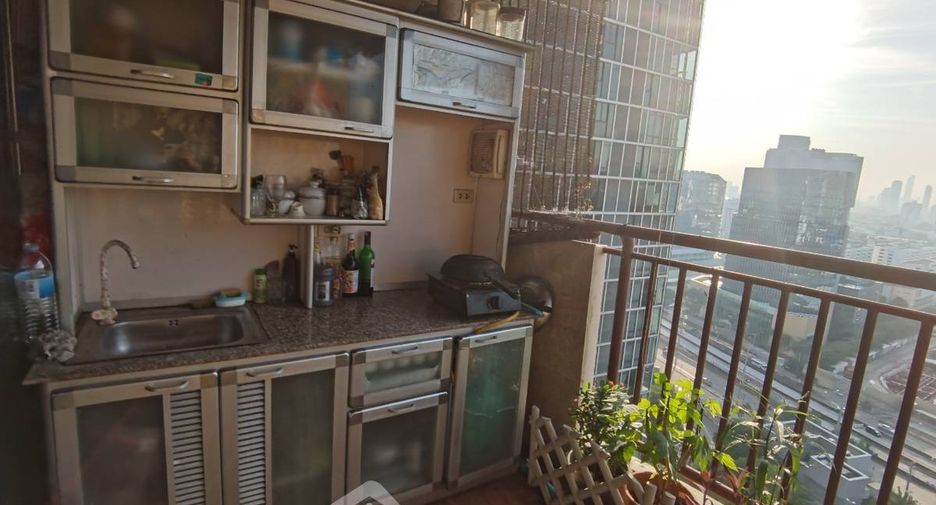 À louer 4 chambres condo à Khlong Toei, Bangkok