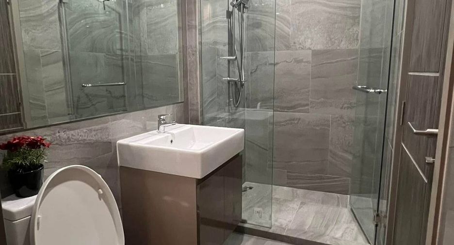 For rent 2 bedrooms condo in Ratchathewi, Bangkok