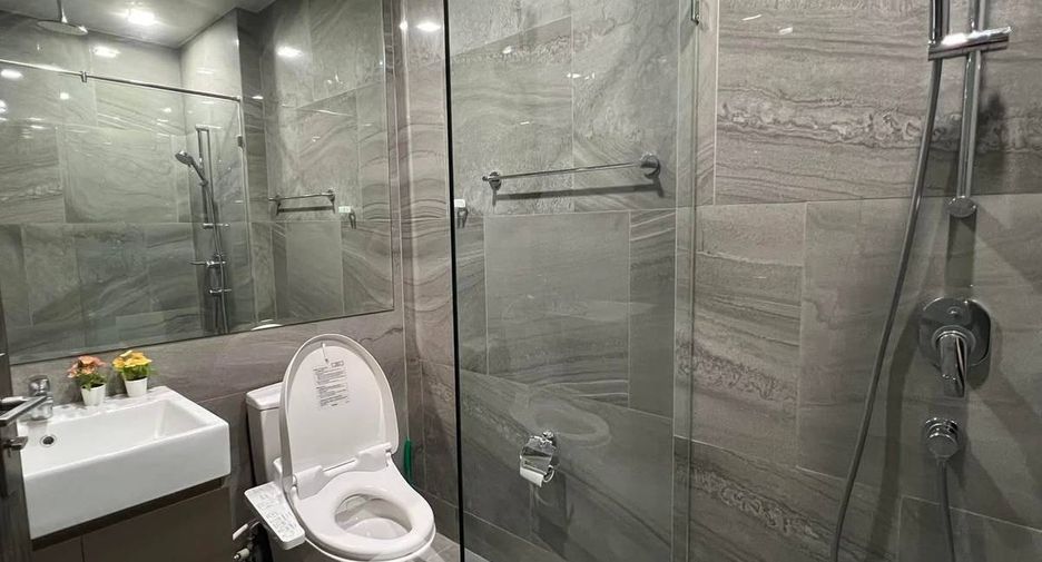 For rent 2 bedrooms condo in Ratchathewi, Bangkok