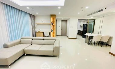 For rent 2 ベッドルーム condo in Watthana, Bangkok
