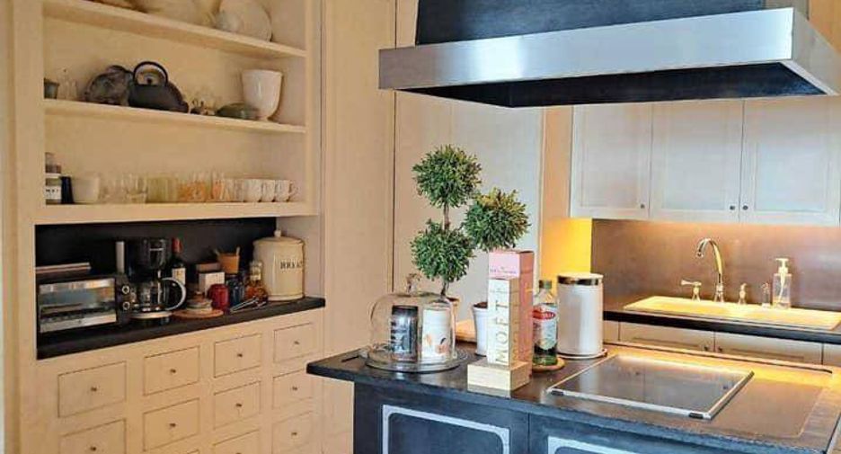 For rent 1 bed condo in Yan Nawa, Bangkok