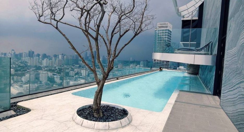 For rent 2 bedrooms condo in Watthana, Bangkok