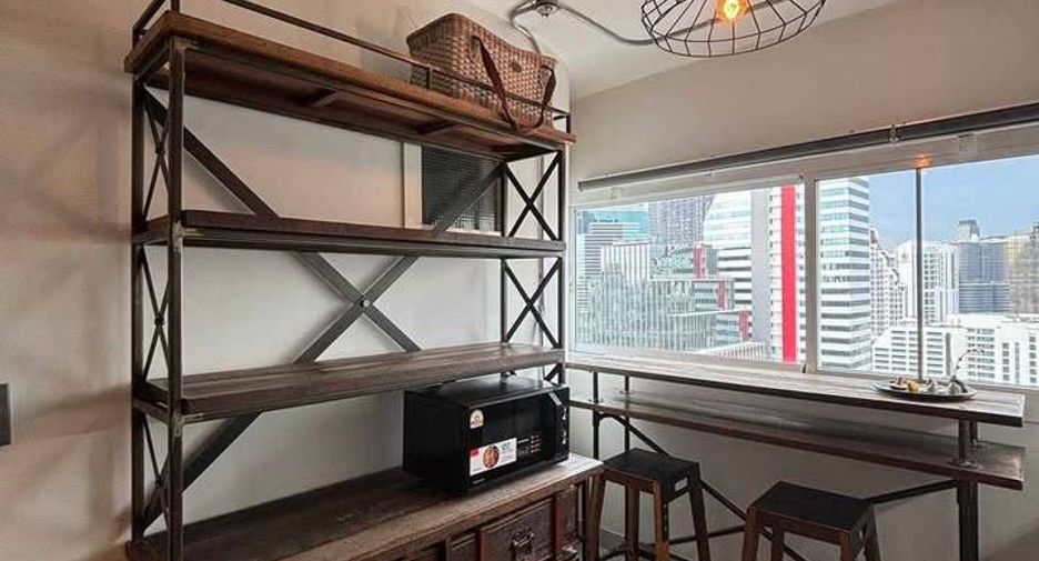 For rent 2 bedrooms condo in Bang Rak, Bangkok