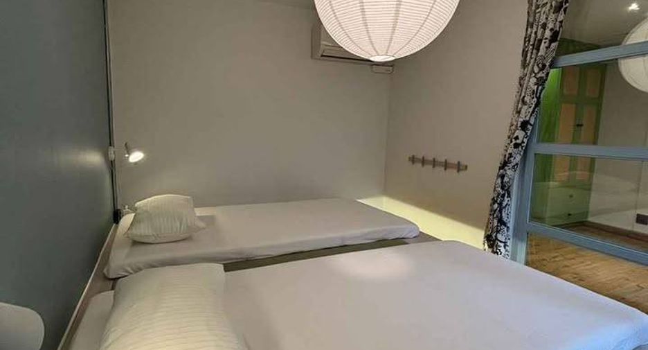 For rent 2 bedrooms condo in Bang Rak, Bangkok