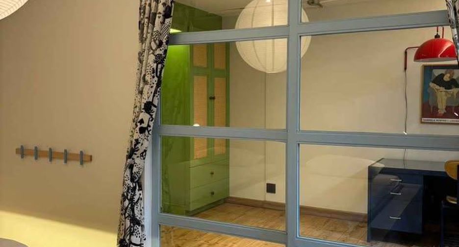 For rent 2 bedrooms condo in Bang Rak, Bangkok