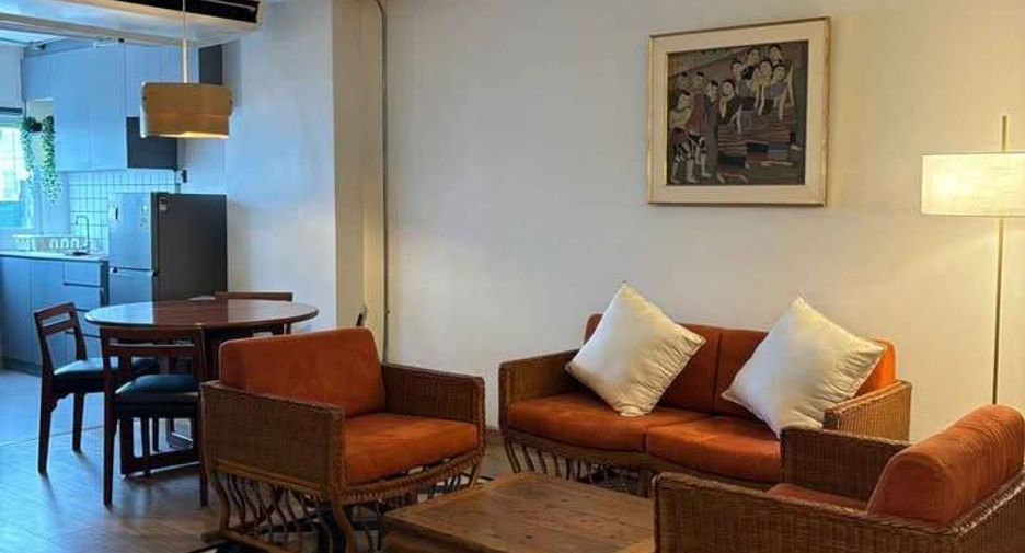 For rent 2 bedrooms condo in Bang Rak, Bangkok