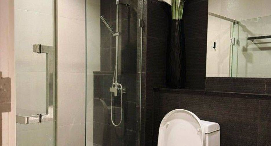 For rent 2 bedrooms condo in Phaya Thai, Bangkok