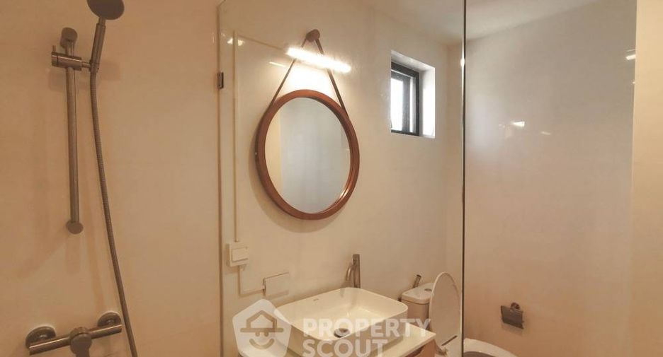 For rent 2 bedrooms condo in Sathon, Bangkok