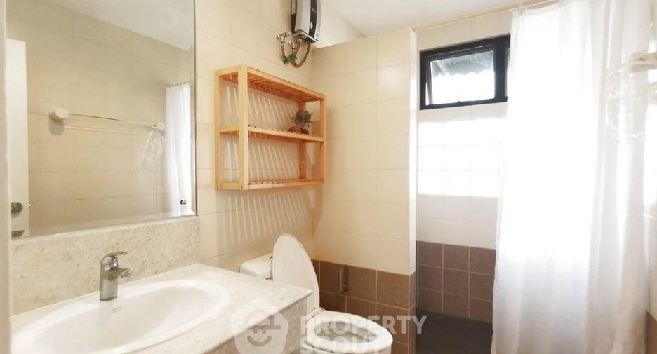 For rent 2 bedrooms condo in Sathon, Bangkok