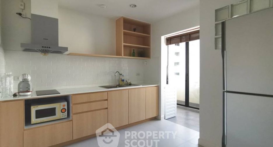 For rent 2 bedrooms condo in Sathon, Bangkok