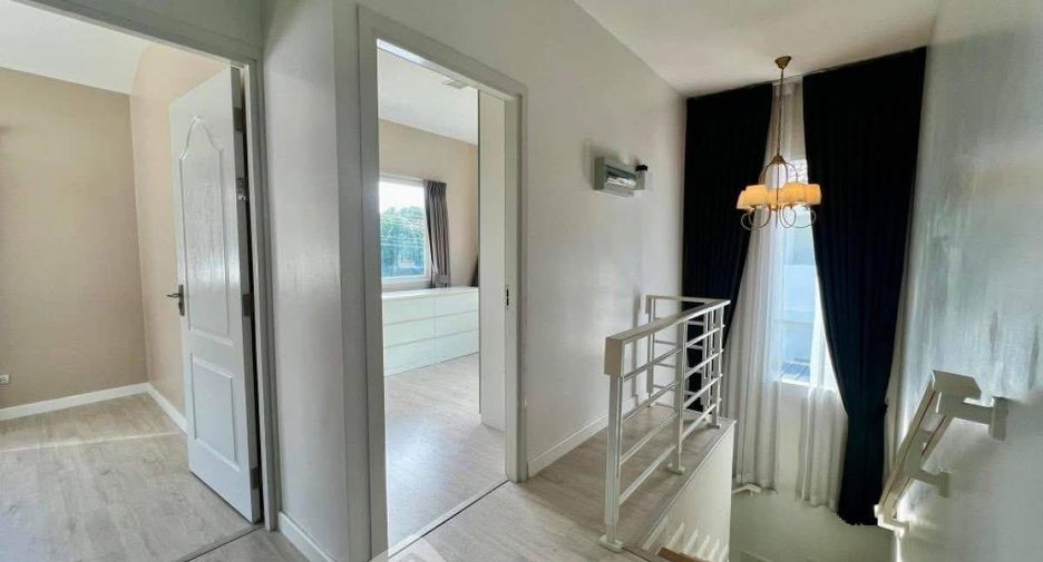 For rent 3 bedrooms house in Lat Krabang, Bangkok