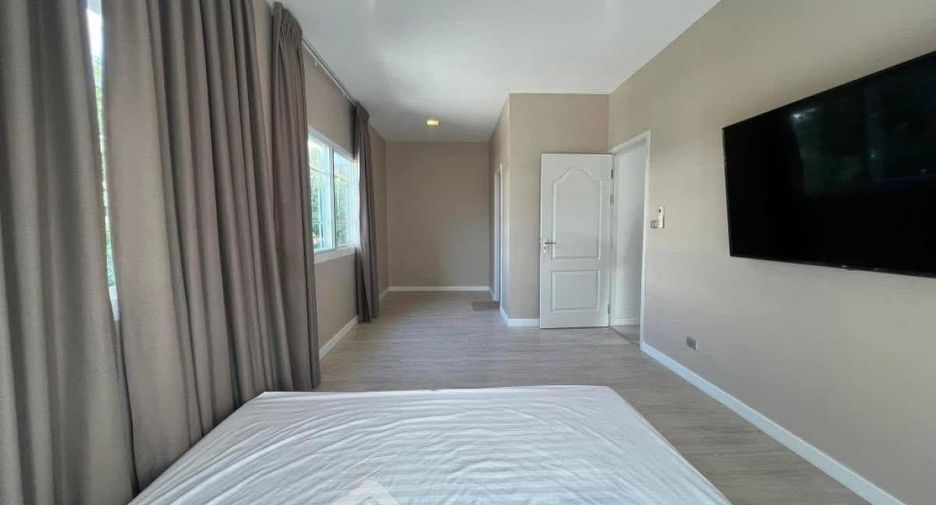 For rent 3 bedrooms house in Lat Krabang, Bangkok