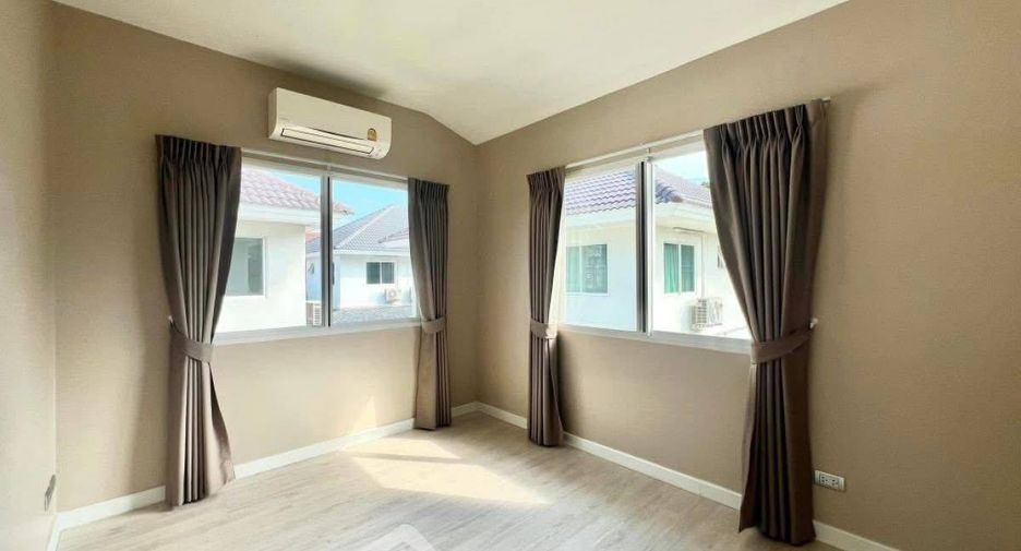 For rent 3 bedrooms house in Lat Krabang, Bangkok