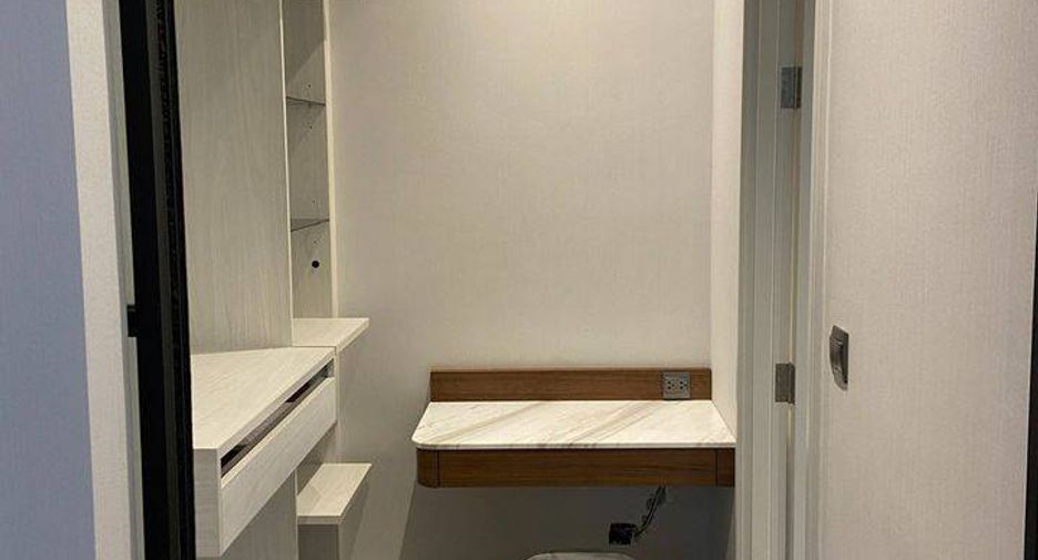 Wohnung zur Miete mit 2 Zimmer in Pathum Wan, Bangkok