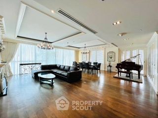 For rent 3 ベッドルーム condo in Yan Nawa, Bangkok