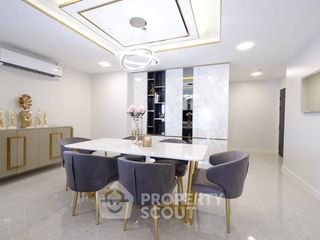 出租 3 卧室 公寓 在 Huai Khwang, 曼谷