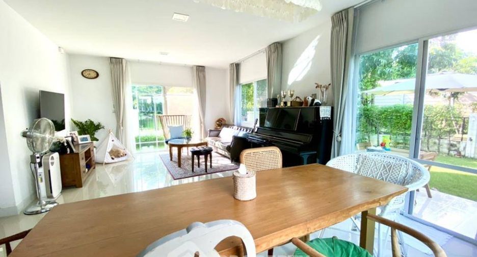 Casa en alquiler de 3 habitaciones en Min Buri, Bangkok