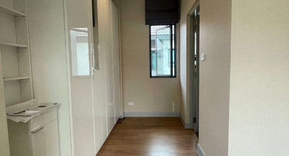 For rent 3 bedrooms house in Saphan Sung, Bangkok