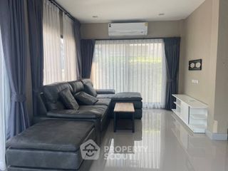 For rent 3 bedrooms house in Saphan Sung, Bangkok