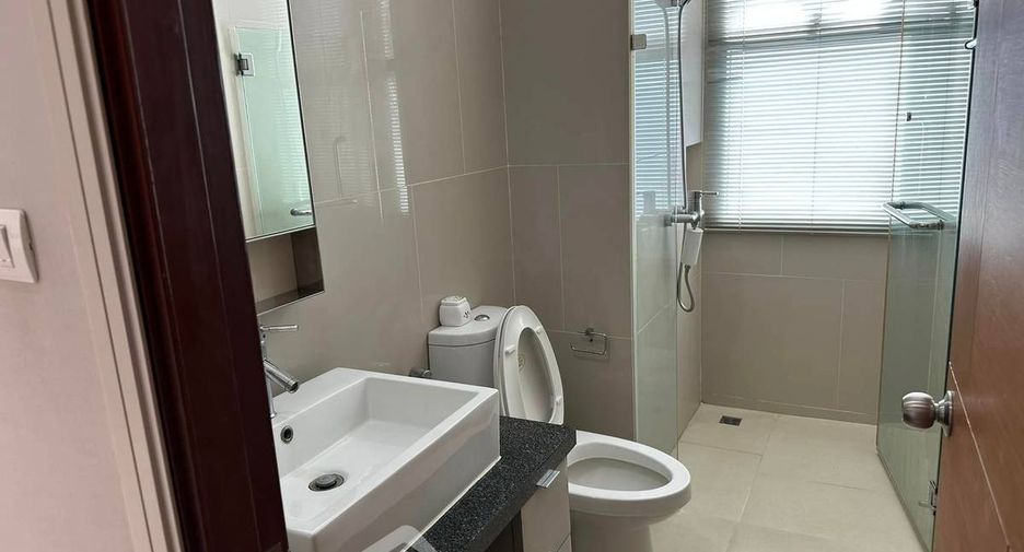 Condo en alquiler de 1 habitaciones en Khlong San, Bangkok