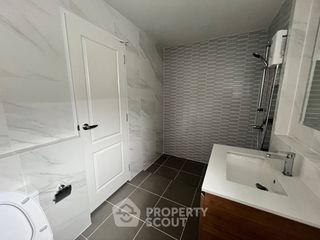 Casa en alquiler de 4 habitaciones en Don Mueang, Bangkok
