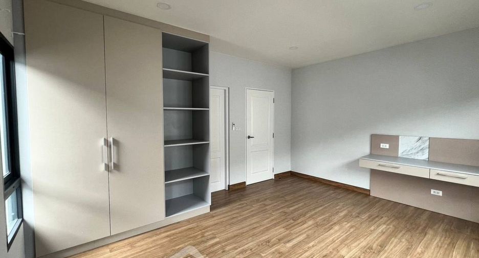 For rent 4 bedrooms house in Don Mueang, Bangkok