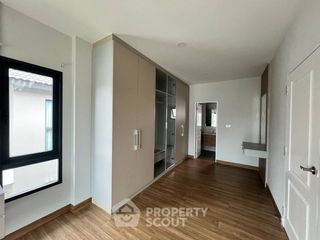 Casa en alquiler de 4 habitaciones en Don Mueang, Bangkok