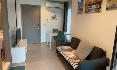 For rent 2 bedrooms condo in Huai Khwang, Bangkok